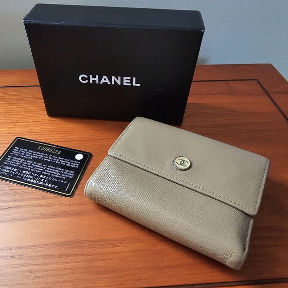 CHANEL Beige Leather Wallet